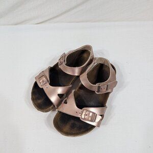 Birkenstock Kids Sandals in Metallic Pink